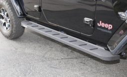 How Retractable Truck Steps Can Make Your Jeep Safe & Family-Friendly