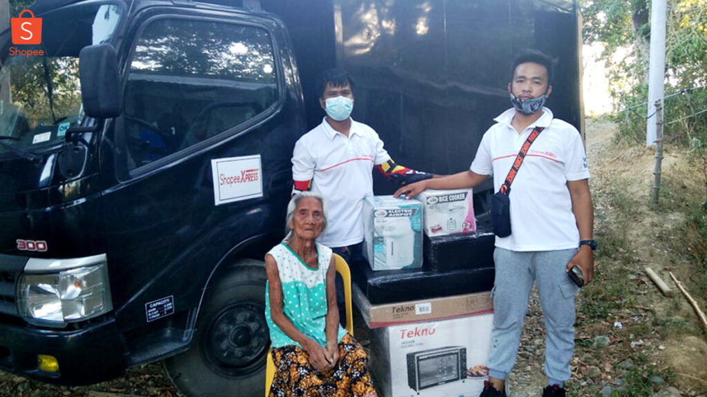 Shopee Extends Help to Lola Who Accidentally  Burned Her ₱14,000 Life Savings