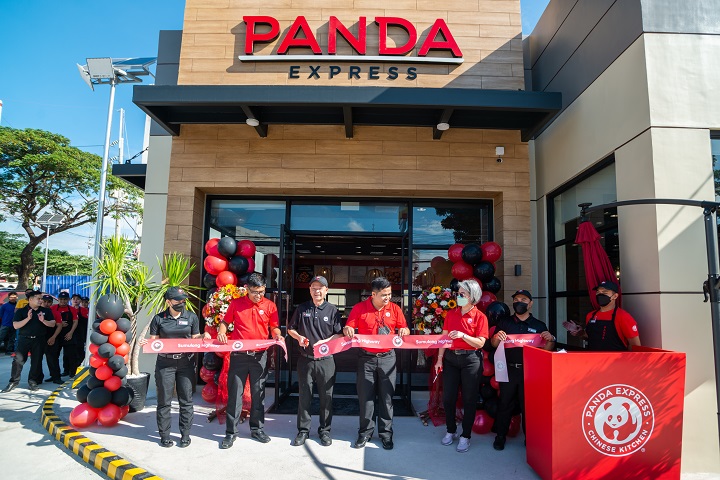 Panda ExpressC2AE opens first drive thru branch in the Philippines 2