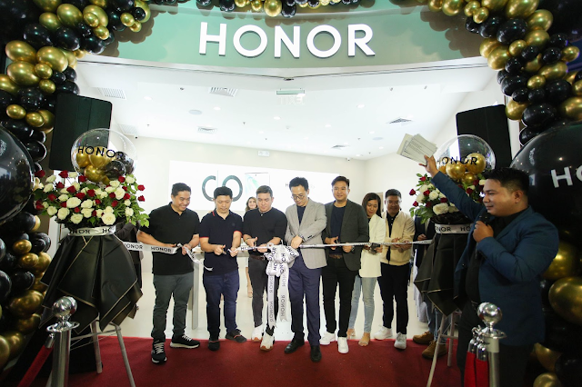 HONOR sets foot in Caloocan, opens 5th experience store in SM City Grand Central