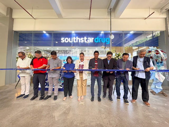 Ribbon20Cutting 1