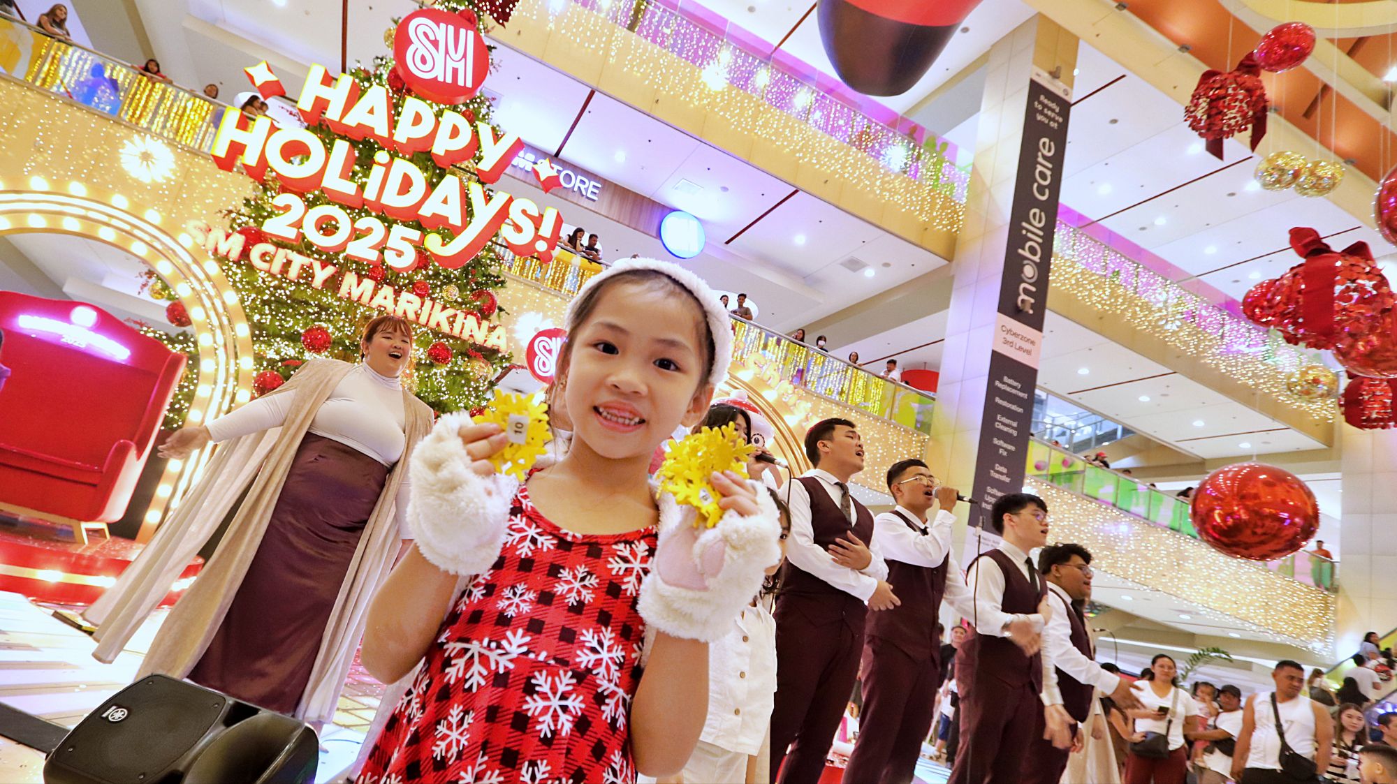 Snowflakes and Christmas Carols Bring Cheer at SM Malls in the East Metro